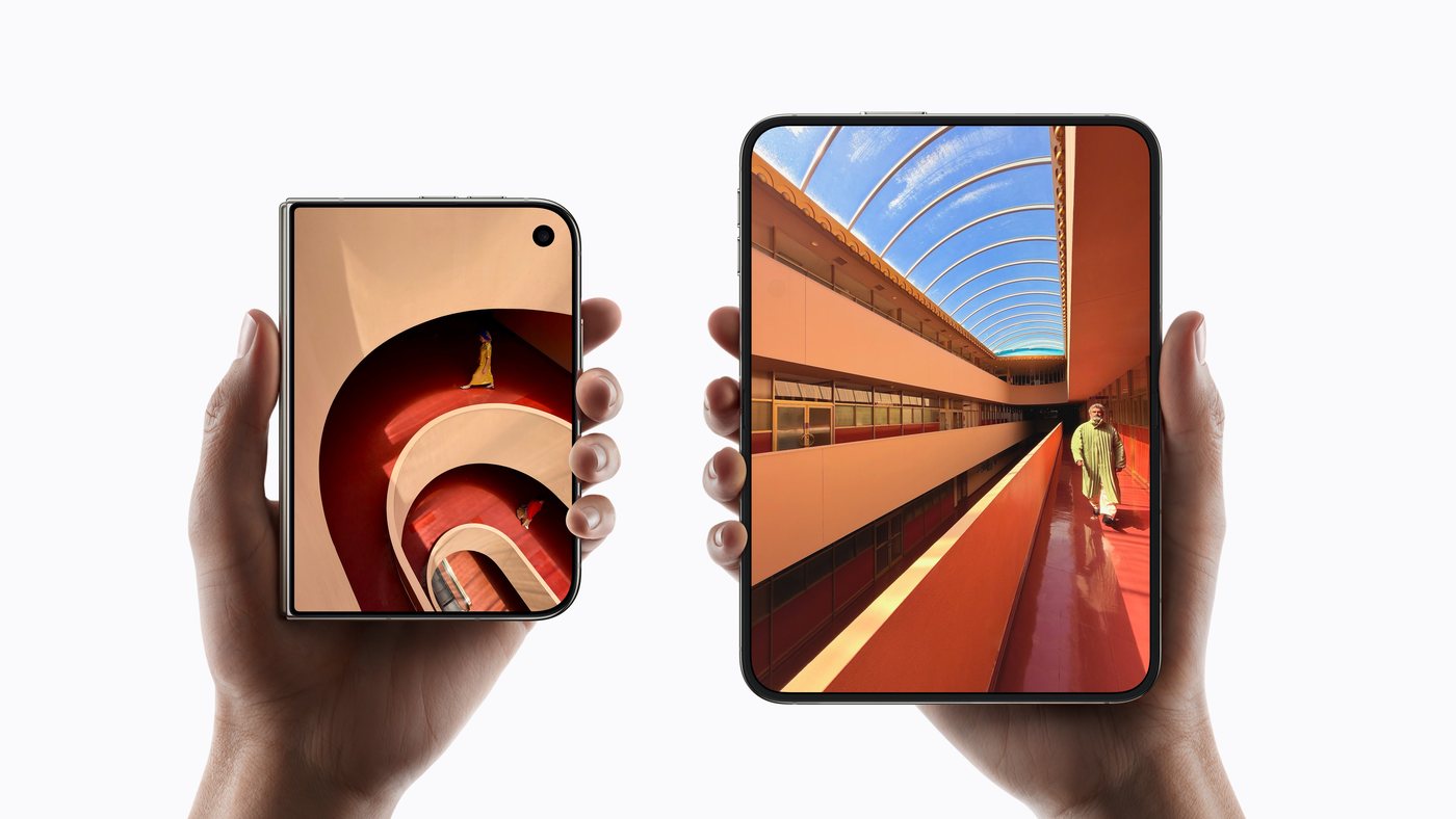 iPhone Duoのアウターディスプレイとインナーディスプレイのサイズ比較（公式画像）